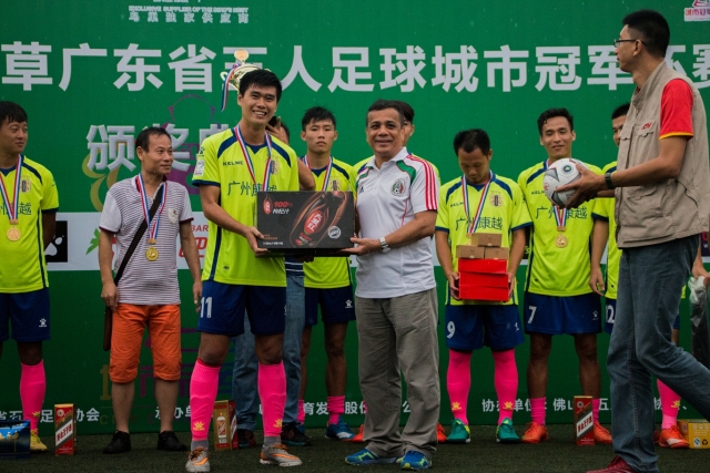 广厦：孙铭徽饱受肩伤困扰 无缘世界杯大名单